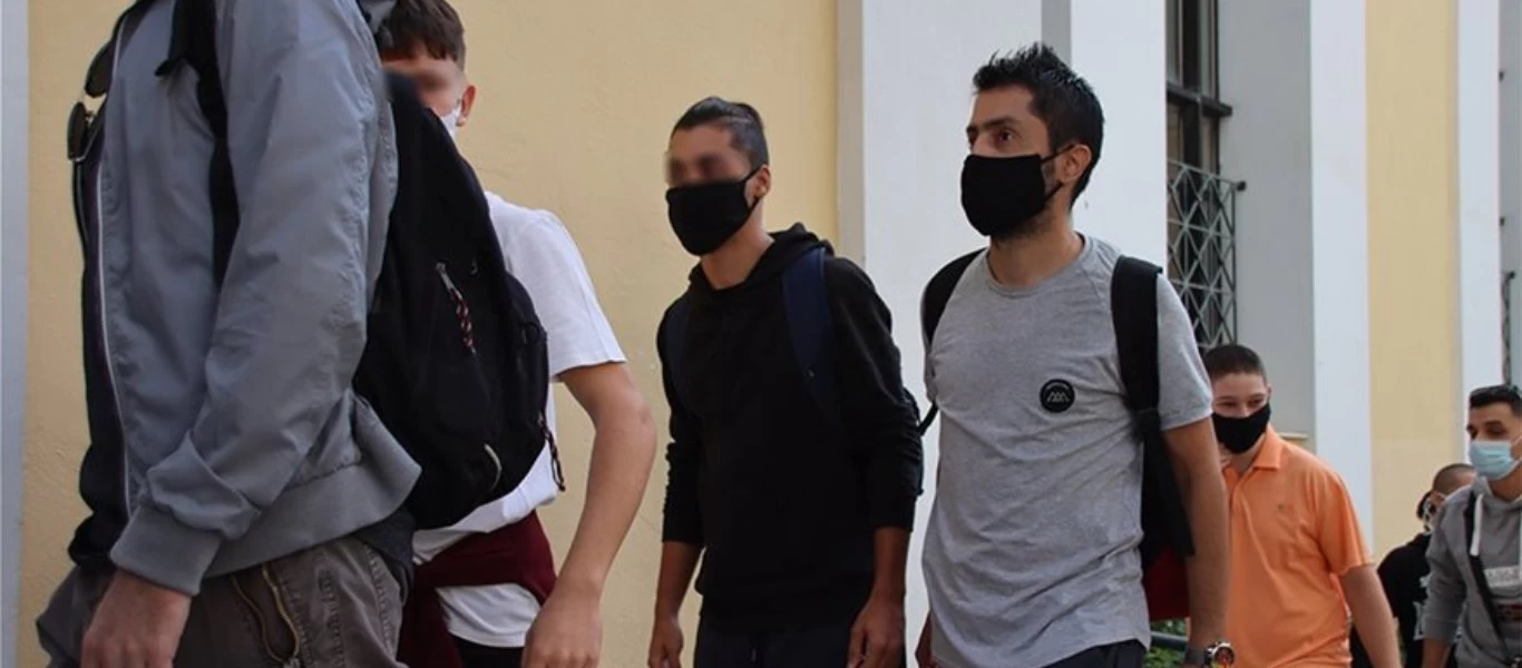 Πέρασε την πόρτα του ανακριτή ο 14χρονος που συνελήφθη στο μαθητικό συλλαλητήριο (φώτο - βίντεο)